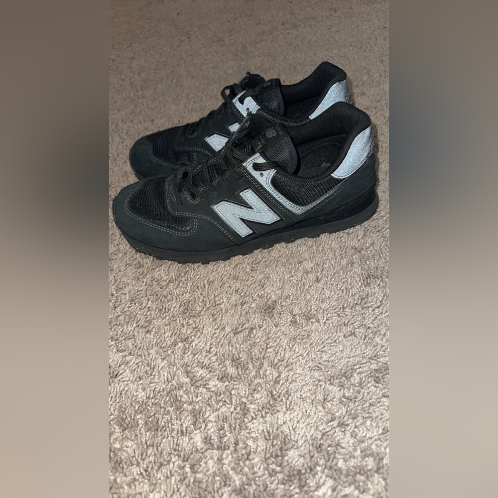 New Balance Shoes - Picture 2 of 6